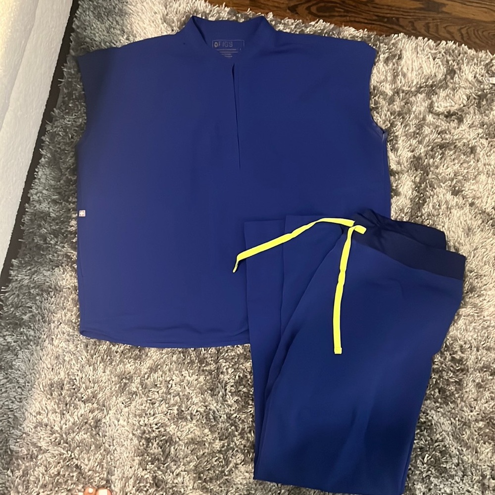 Figs comic/Royal blue scrub set